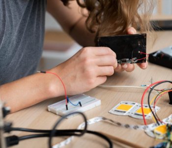 Electronics-DIY-Kits
