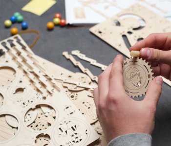 Model-Building-and-Puzzle-Kits
